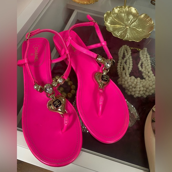 CHANEL Shoes - CHANEL Hot Pink Heart Charm T-Strap Sandals
